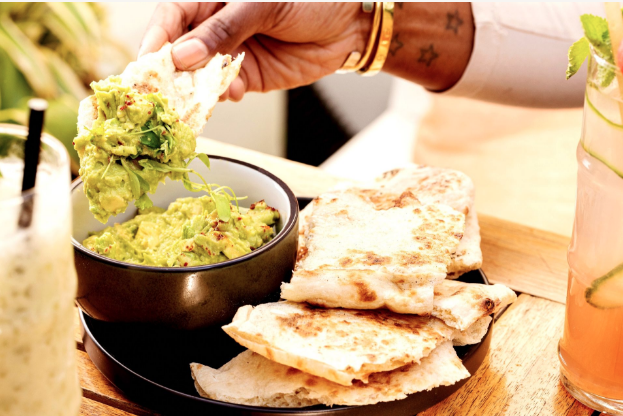 Review: GILLIGAN'S in SoHo-The Beachy Bar and Restaurant Delights Image