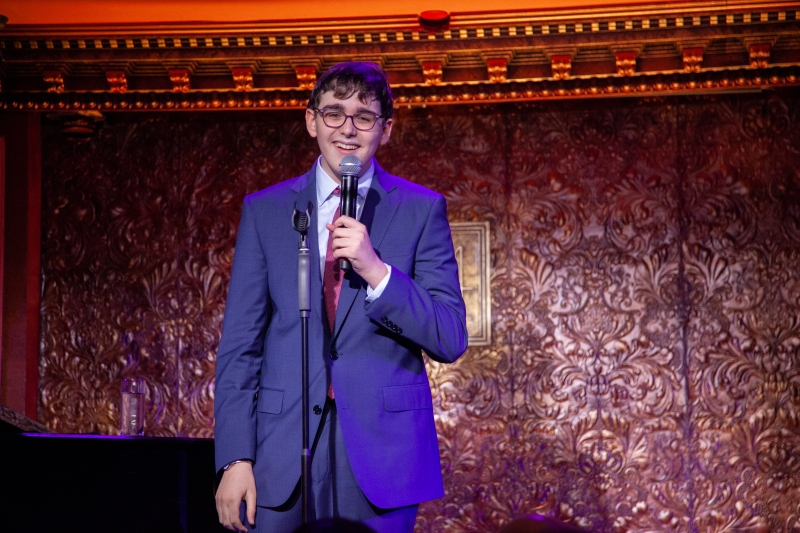 Review: BACKSTAGE BABBLE LIVE Bubbles Over with On-Stage Broadway Talent and High-Spirited Host at 54 Below  Image