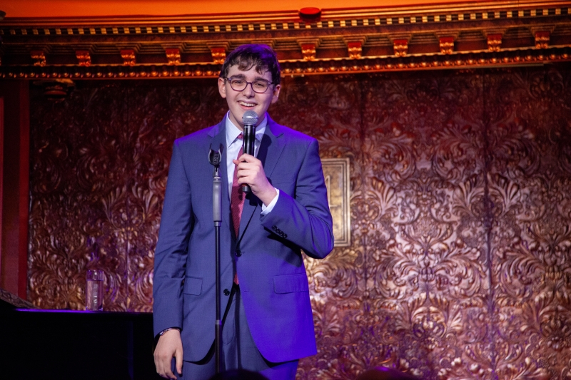 Review: BACKSTAGE BABBLE LIVE Bubbles Over with On-Stage Broadway Talent and High-Spirited Host at 54 Below Image