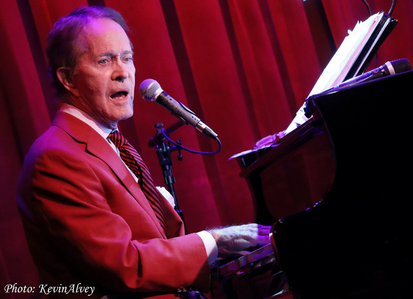 Photos: Steve Ross Returns To Birdland Image