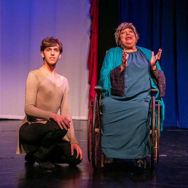 Photos: First Look at PIPPIN at TheatreWorks New Milford 