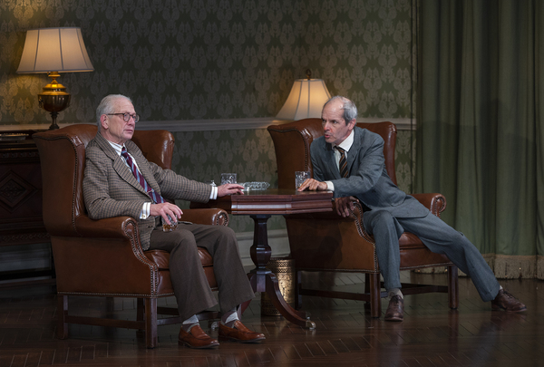 Photos: First Look at NO MAN'S LAND at Steppenwolf Theatre Image