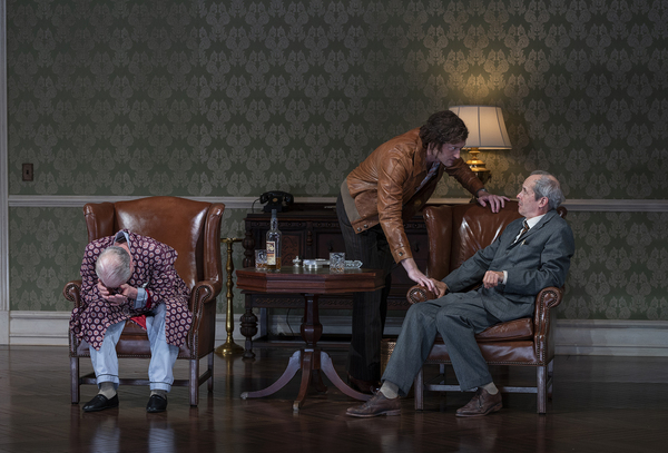 Photos: First Look at NO MAN'S LAND at Steppenwolf Theatre Image