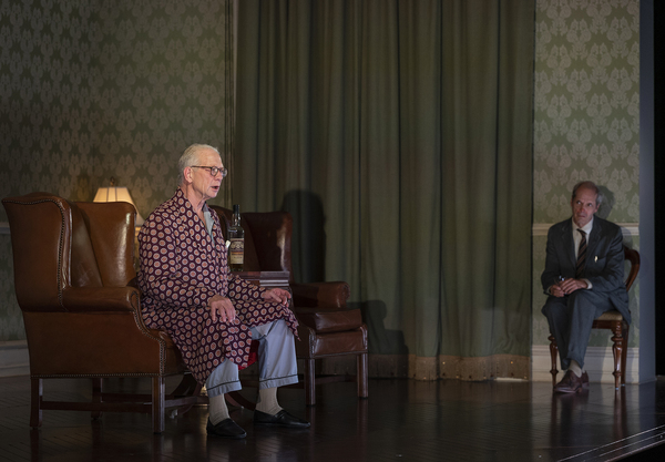 Photos: First Look at NO MAN'S LAND at Steppenwolf Theatre Image