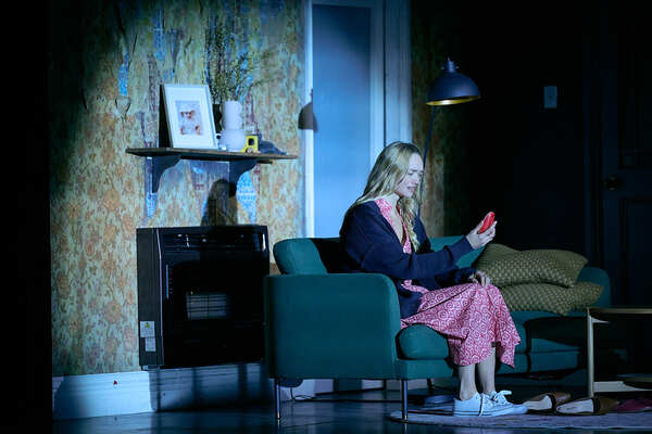 Photos: First Look at 2:22 - A GHOST STORY at Melbourne's Her Majesty's Theatre 