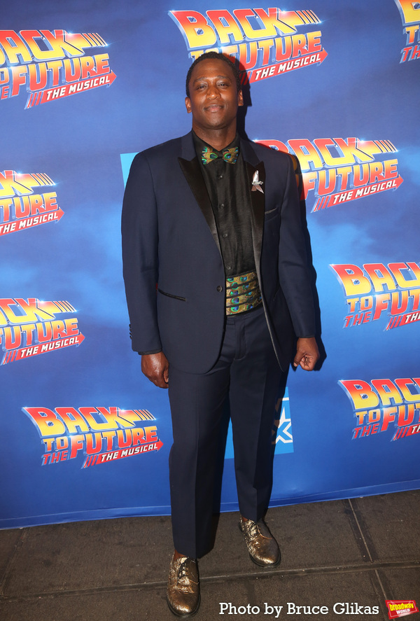Photos: The Cast of BACK TO THE FUTURE Walks The Red Carpet For Their Gala Performance Image