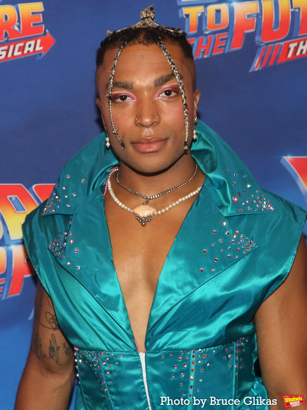 Photos: The Cast of BACK TO THE FUTURE Walks The Red Carpet For Their Gala Performance Image