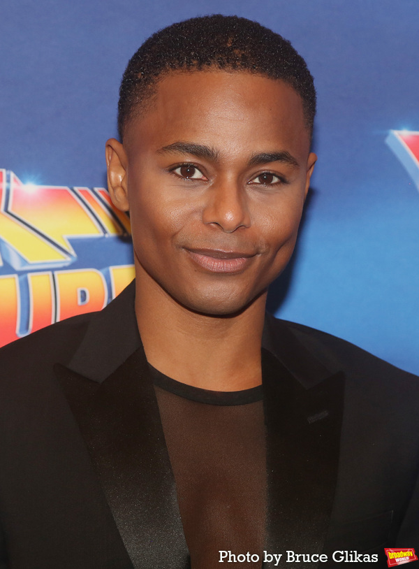 Photos: The Cast of BACK TO THE FUTURE Walks The Red Carpet For Their Gala Performance Image