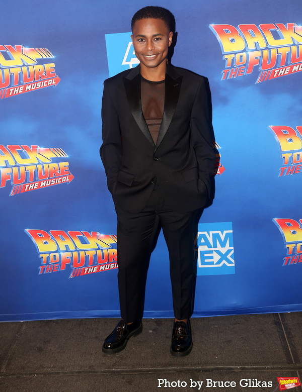 Photos: The Cast of BACK TO THE FUTURE Walks The Red Carpet For Their Gala Performance Image