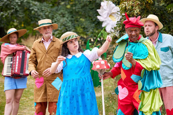 Photos: First Look at ALICE IN WONDERLAND at Theatre on Kew  Image