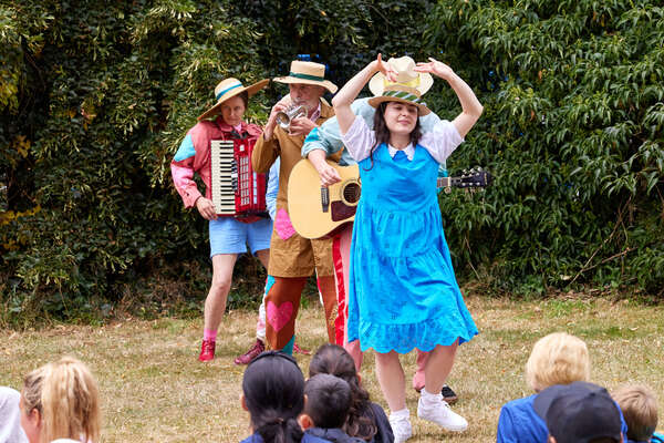 Photos: First Look at ALICE IN WONDERLAND at Theatre on Kew  Image