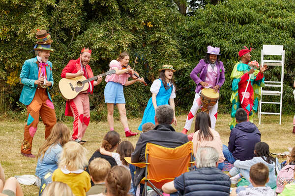 Photos: First Look at ALICE IN WONDERLAND at Theatre on Kew  Image