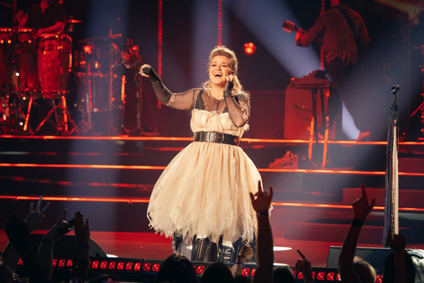 Photos: See a First Look at Kelly Clarkson's Las Vegas Residency Image