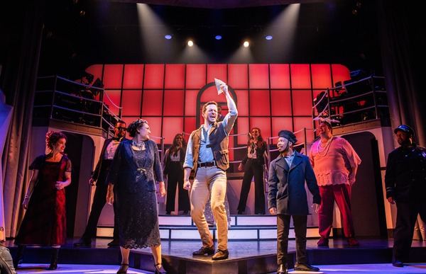 Photos: First Look at Jackie Burns as Céline Dion in TITANIQUE Image