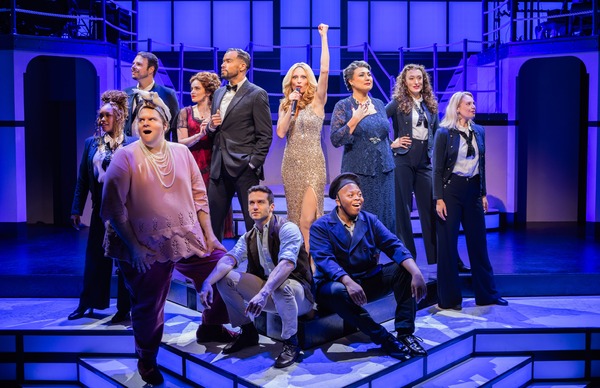 Photos: First Look at Jackie Burns as Céline Dion in TITANIQUE Image