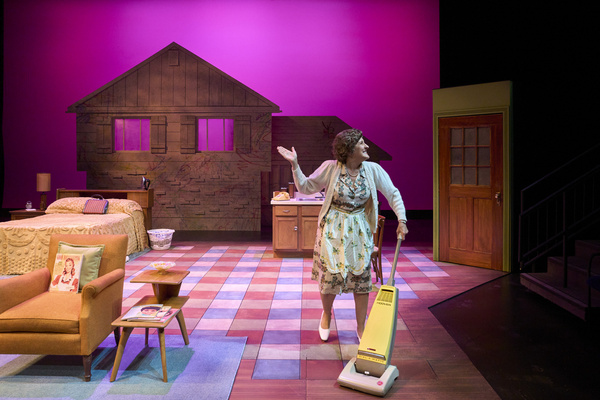 Photos: ERMA BOMBECK: AT WIT'S END At Cleveland Play House Image