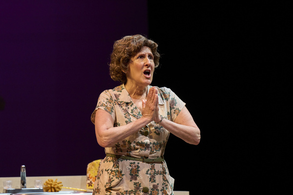 Photos: ERMA BOMBECK: AT WIT'S END At Cleveland Play House Image