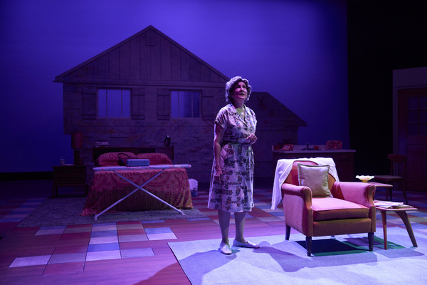 Photos: ERMA BOMBECK: AT WIT'S END At Cleveland Play House Image