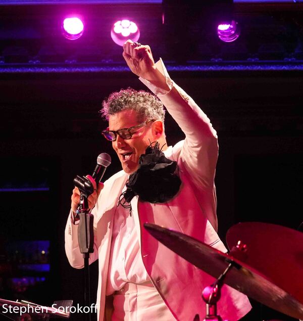 Photos: Isaac Mizrahi Performs at 54 Below Image