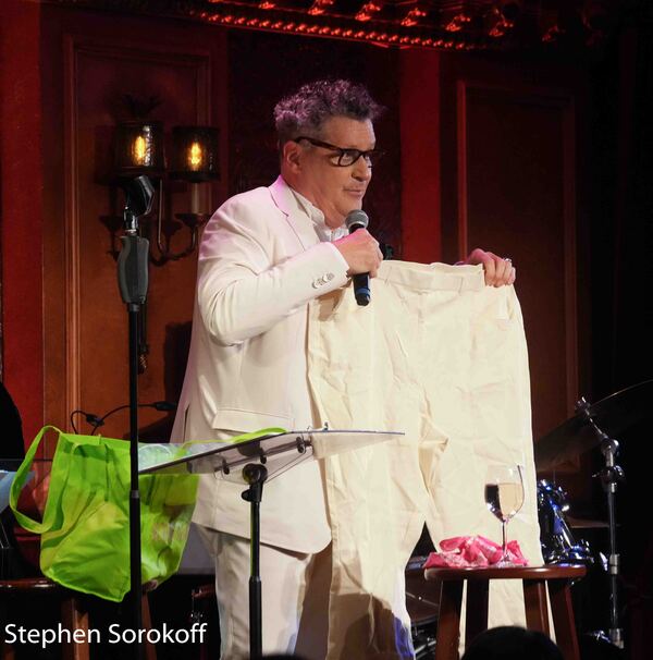 Photos: Isaac Mizrahi Performs at 54 Below Image