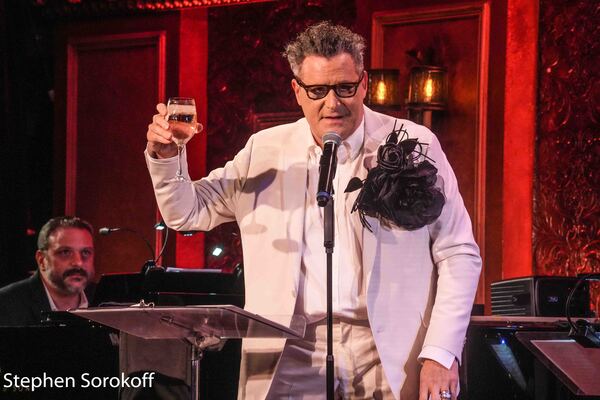 Photos: Isaac Mizrahi Performs at 54 Below Image