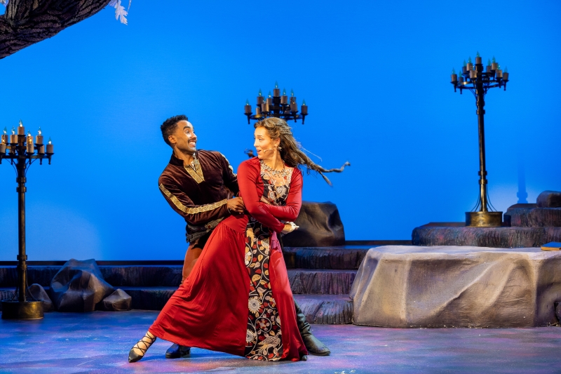 Previews: CAMELOT at The Cape Playhouse Image