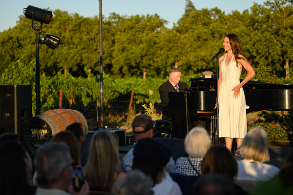 Photos: Sutton Foster Performs at Peju Winery as Part of Broadway and Vine's Summer 2023 Season Image