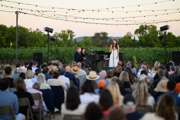 Photos: Sutton Foster Performs at Peju Winery as Part of Broadway and Vine's Summer 2023 Season Image