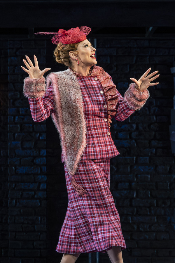 Photos: First Look at the UK Tour of 42ND STREET 