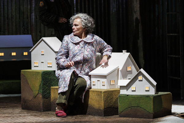 Photos/Video: First Look at The Royal Shakespeare Company's FALKLAND SOUND Image