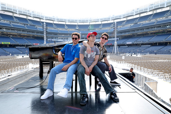 Kevin Jonas, Joe Jonas, and Nick Jonas Photo