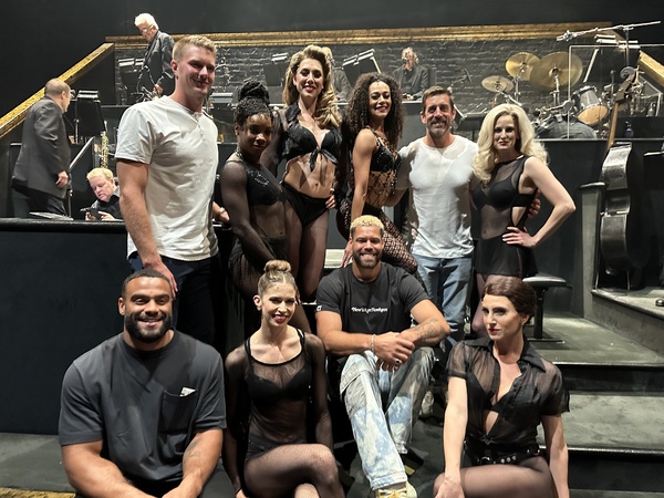 Photos: Aaron Rodgers and Teammates Visit CHICAGO on Broadway Image