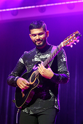 Review: THE GIPSY KINGS at The San Diego Symphony's Rady Shell Image