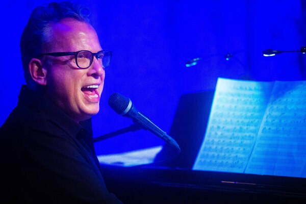 Photos: August 15th Performance Of THE LINEUP WITH SUSIE MOSHER As Photographed By Matt Baker Image