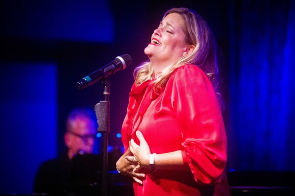 Photos: August 15th Performance Of THE LINEUP WITH SUSIE MOSHER As Photographed By Matt Baker Image