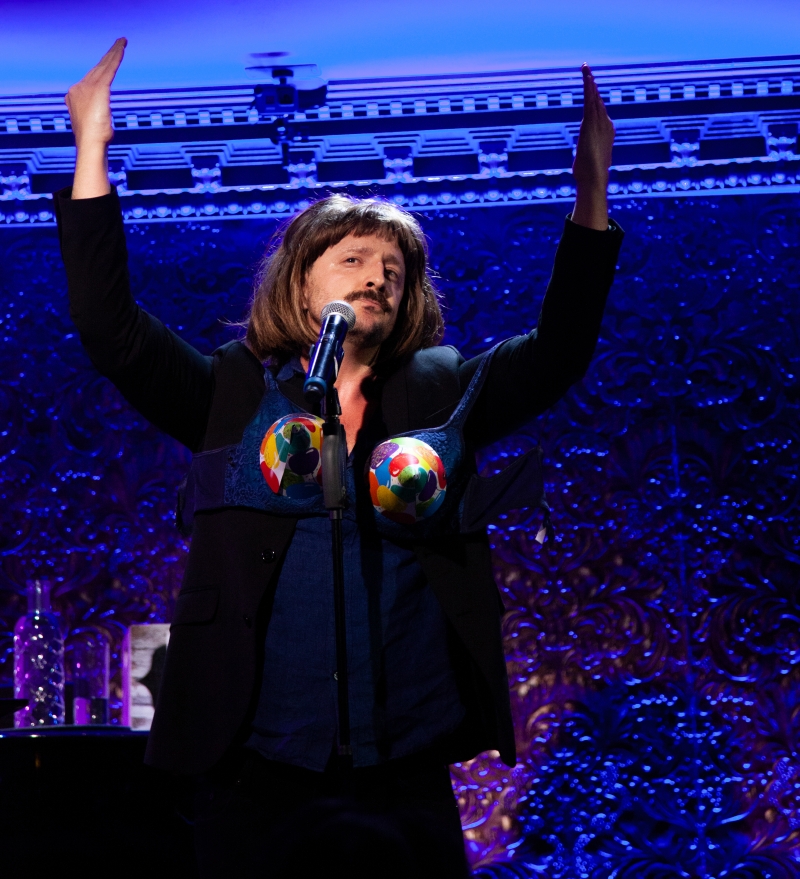 Photos: Jonathan Hoover Debut SECOND-RATE SOMEBODY Packs 54 Below With Cheering Throng Image