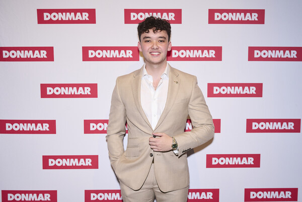 Photos: Company of NEXT TO NORMAL on the Red Carpet at Opening Night at the Donmar Warehouse 