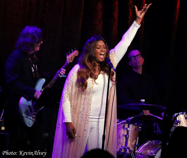 Photos: Wendy Moten Makes Triumphant Return to Birdland Image