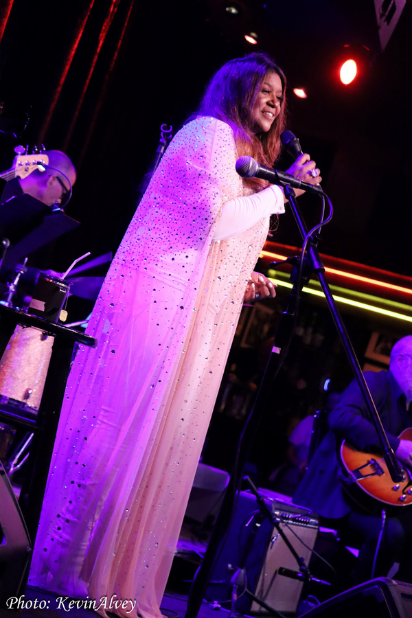 Photos: Wendy Moten Makes Triumphant Return to Birdland Image