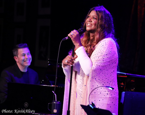 Photos: Wendy Moten Makes Triumphant Return to Birdland Image