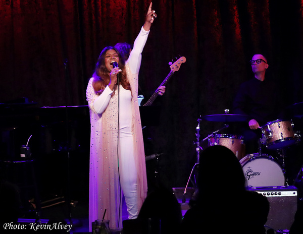 Photos: Wendy Moten Makes Triumphant Return to Birdland Image