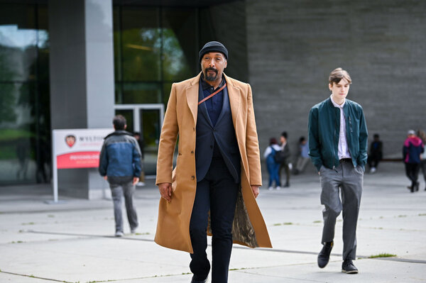 Photos: First Look at RENT Star Jesse L. Martin in NBC's New Series THE IRRATIONAL Image
