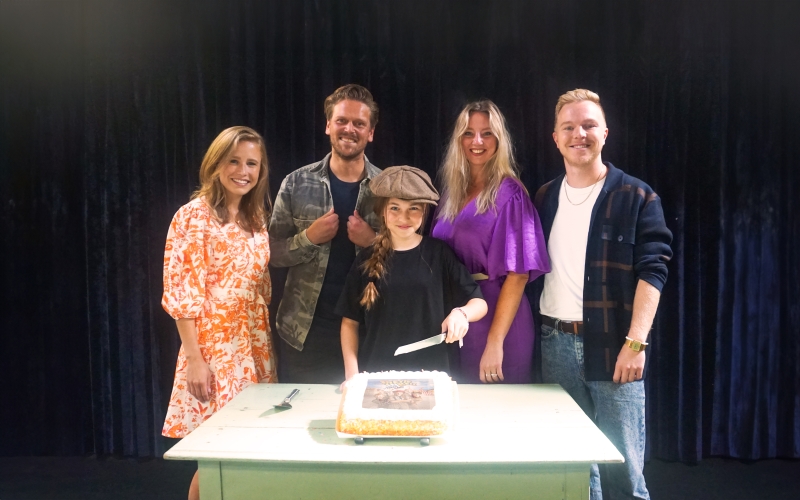 Feature: 'PIETJE BELL EN DE BENDE VAN DE ZWARTE HAND' START MET REPETEREN! Image