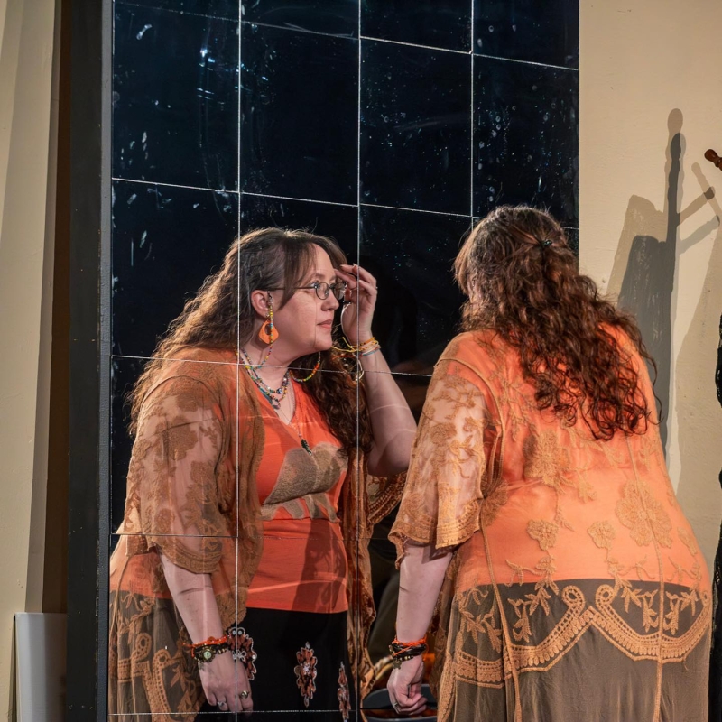 Review: CIRCLE MIRROR TRANSFORMATION at The Weekend Theater 