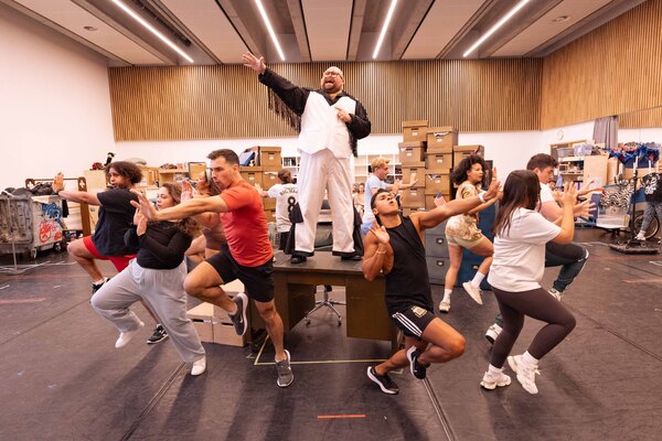 Photos: Inside Rehearsal For the UK and Ireland Tour of SISTER ACT THE MUSICAL 
