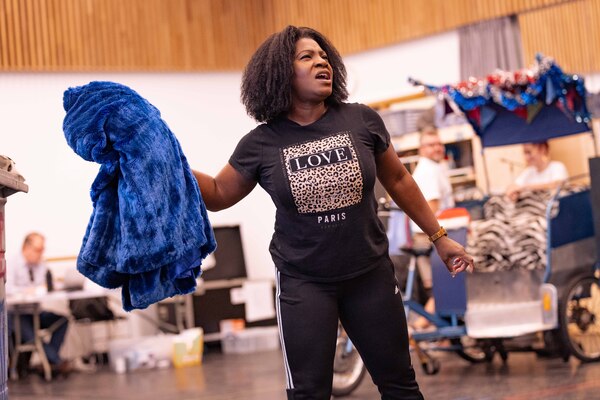 Photos: Inside Rehearsal For the UK and Ireland Tour of SISTER ACT THE MUSICAL 