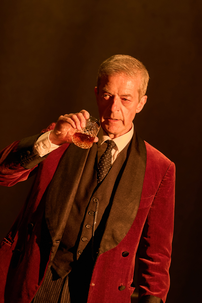 Photos: First Look at THE WOMAN IN BLACK UK Tour Image