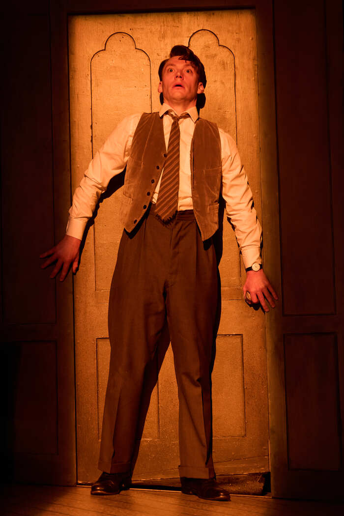 Photos: First Look at THE WOMAN IN BLACK UK Tour Image
