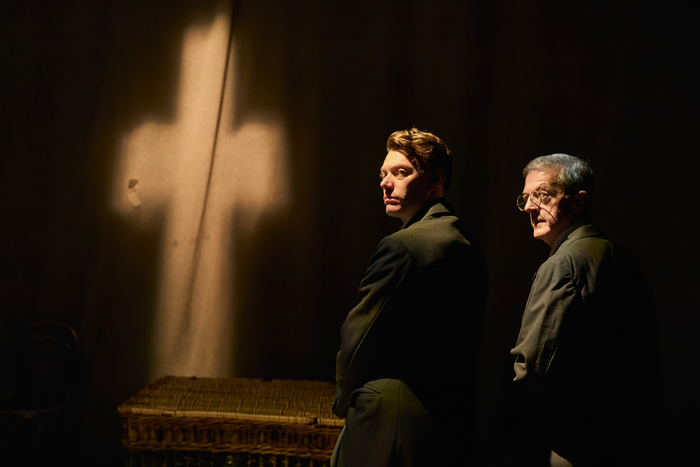 Photos: First Look at THE WOMAN IN BLACK UK Tour Image
