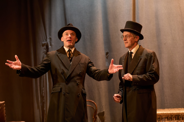 Photos: First Look at THE WOMAN IN BLACK UK Tour Image